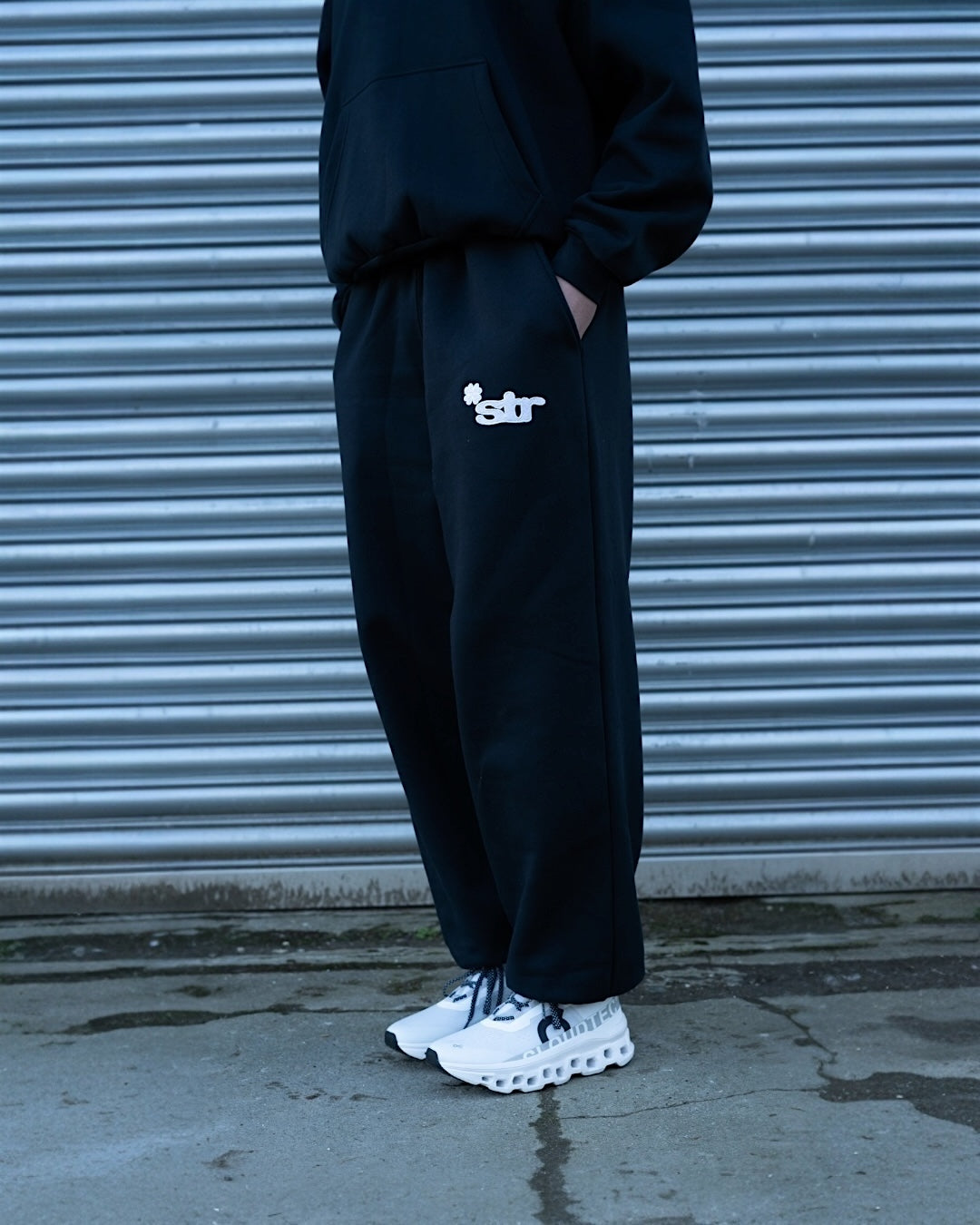 STR Clover Heavyweight Joggers (Black)