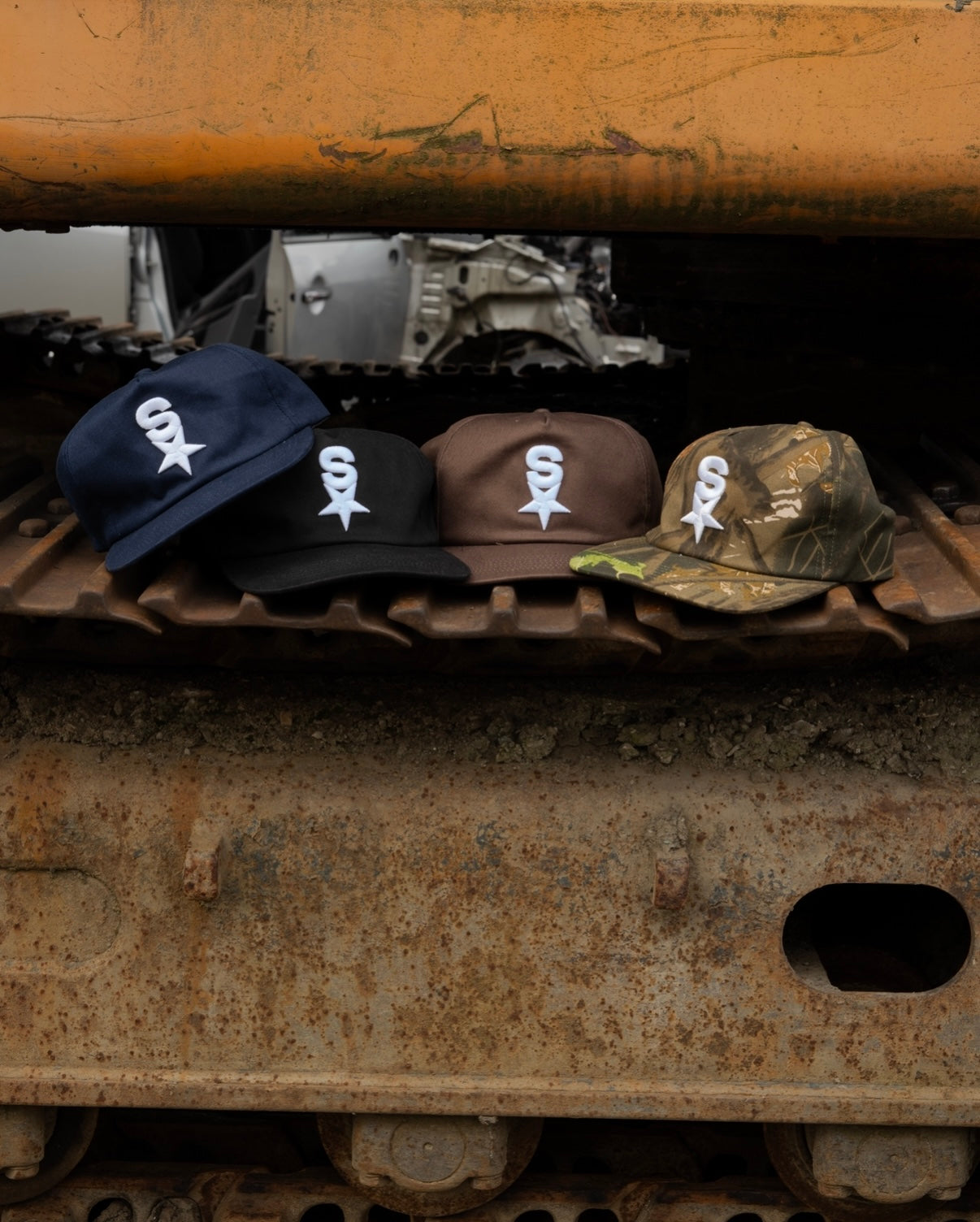 Star 6 Panel Cap (Black)